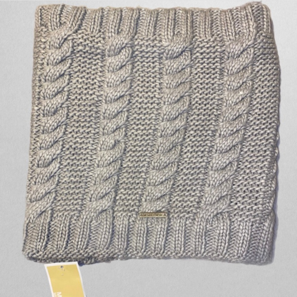 NWT MICHAEL KORS SCARVE